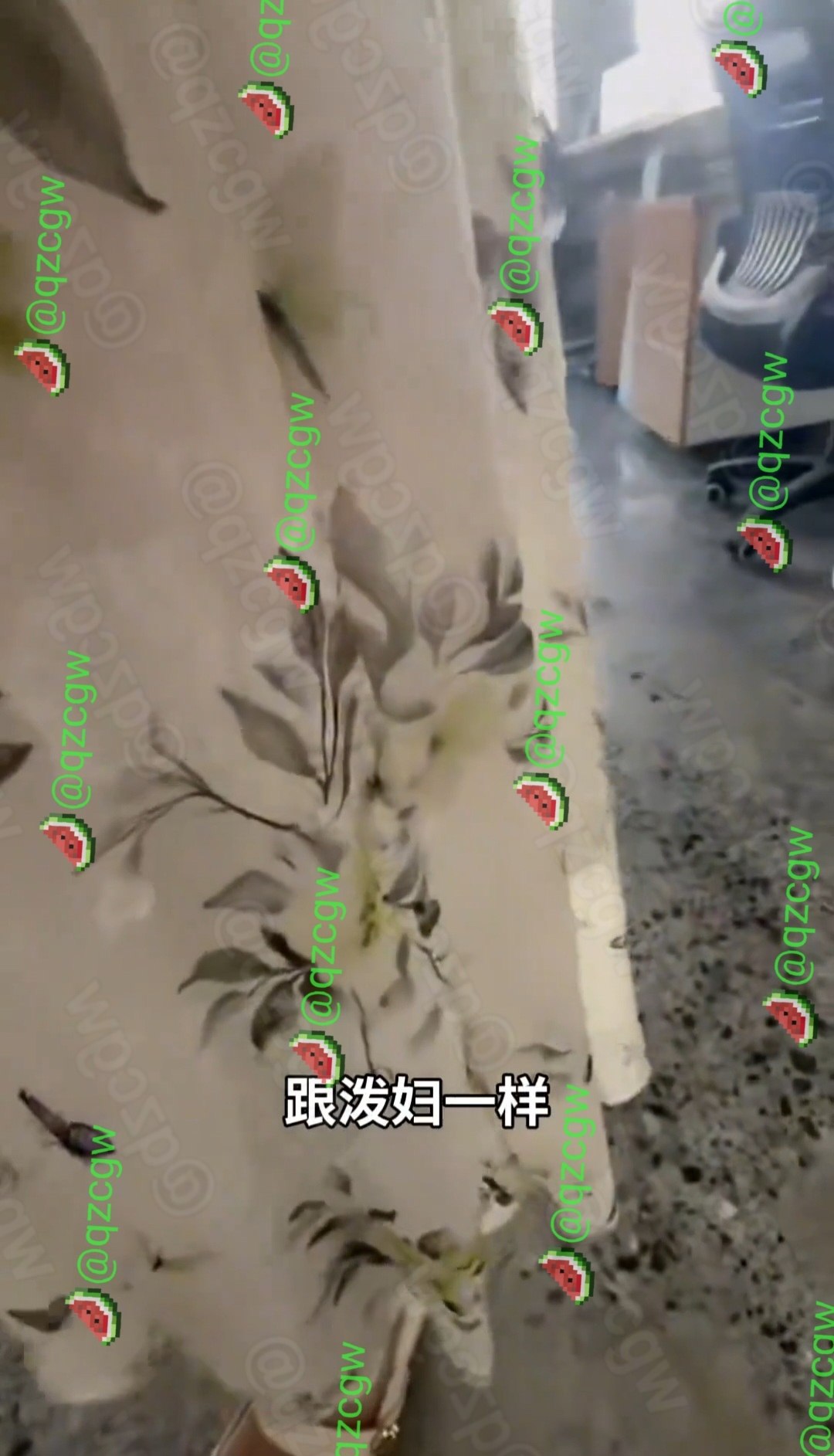 31岁无业肥胖女子怒怼婚介所质疑交费规则遭红娘当众羞辱