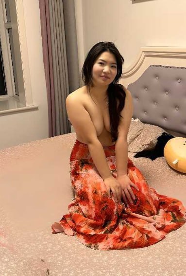 山东丰满素人白艳娇身着制服在户外车震并配合男友多种姿势索求