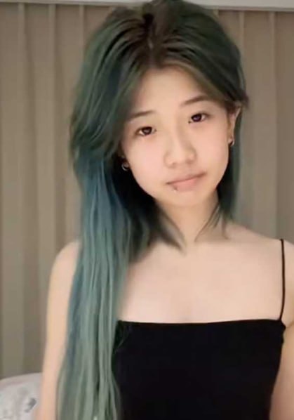 清纯系少女私拍视频流出展现叛逆一面包含舔足与自慰等露骨内容
