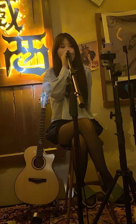 网红古河君私生活曝光频繁约见多名清纯纹身妹进行肉体沉沦
