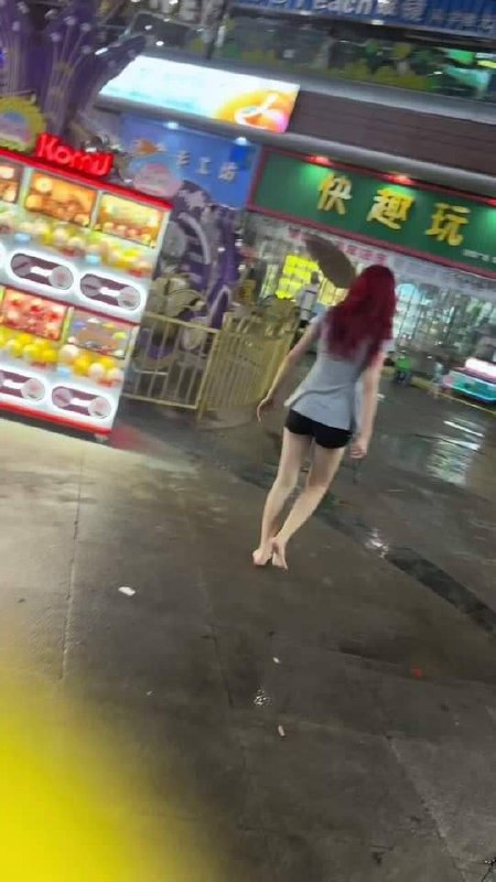 瑞安吾悦广场红发女子厕所冲突事件反转：并非被出轨而是赖前男友家白吃白住