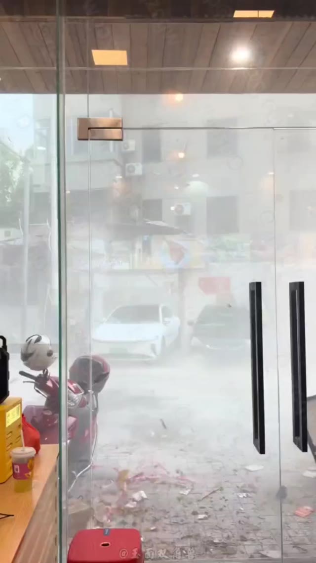 14级强台风红霞凌晨正面袭击广东惠州惠东导致沿海多地遭遇严重破坏