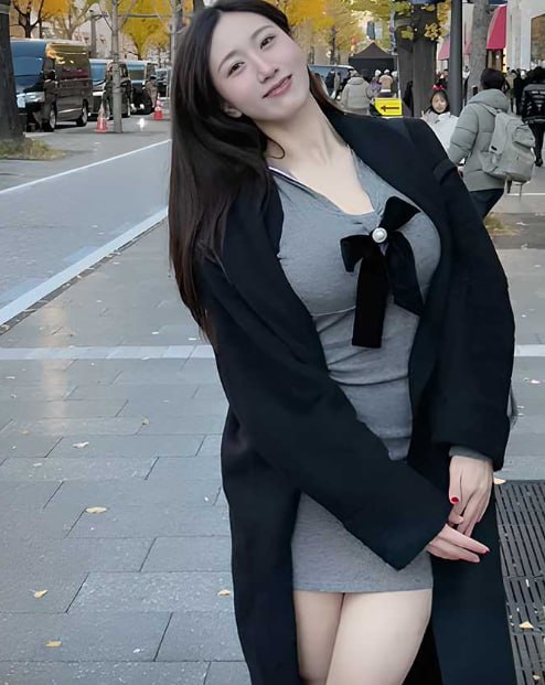 湖北网红主播小小玉酱发布付费变装视频展示巨乳与性感扭臀舞蹈