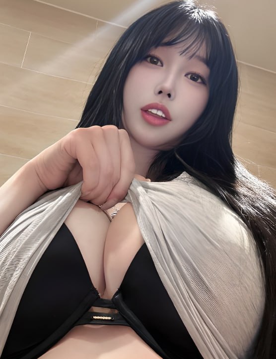 每日大赛 高颜值长发齐刘海网红私密视频流出展示肥臀巨乳并使用道具自慰