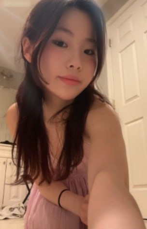 大一清纯女大学生私拍视频泄露遭金主远程调教并拍摄自慰画面