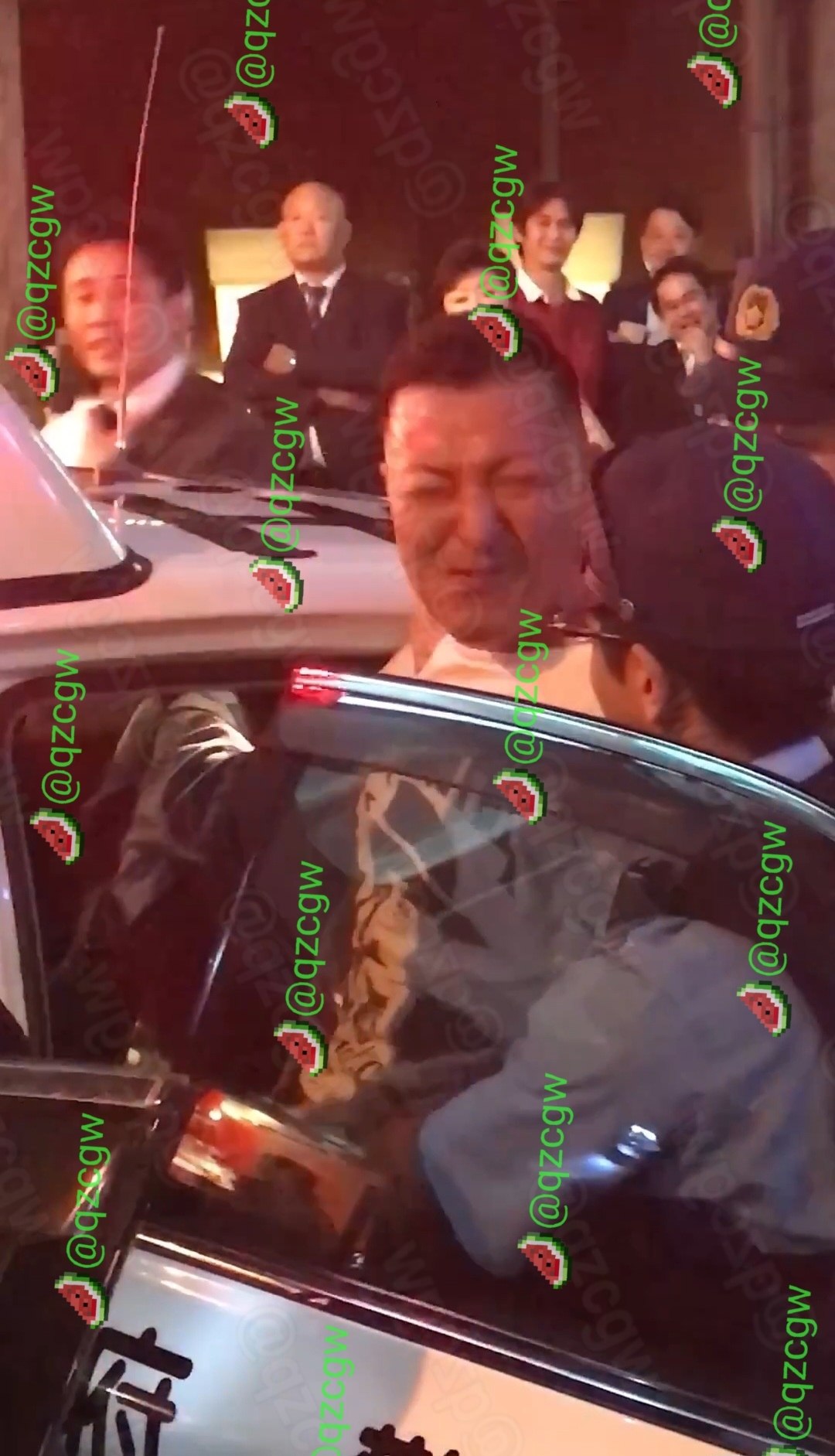 疑似关东连合成员大阪街头遭警方强行逮捕并激烈反抗