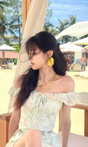 四川高颜值女大学生海边度假私密视频流出展现床上骑乘反差