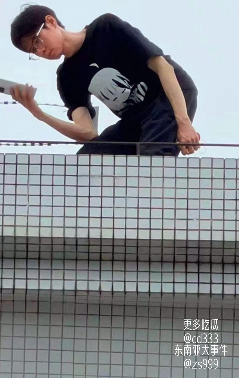 江门益华广场发生坠楼悲剧骑九号电动车男子配合交警查车后情绪崩溃身亡