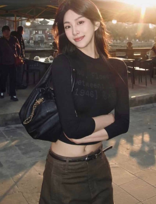 综艺红人飞天小辣椒被曝曾为副机长情妇并泄露露脸性爱私拍视频