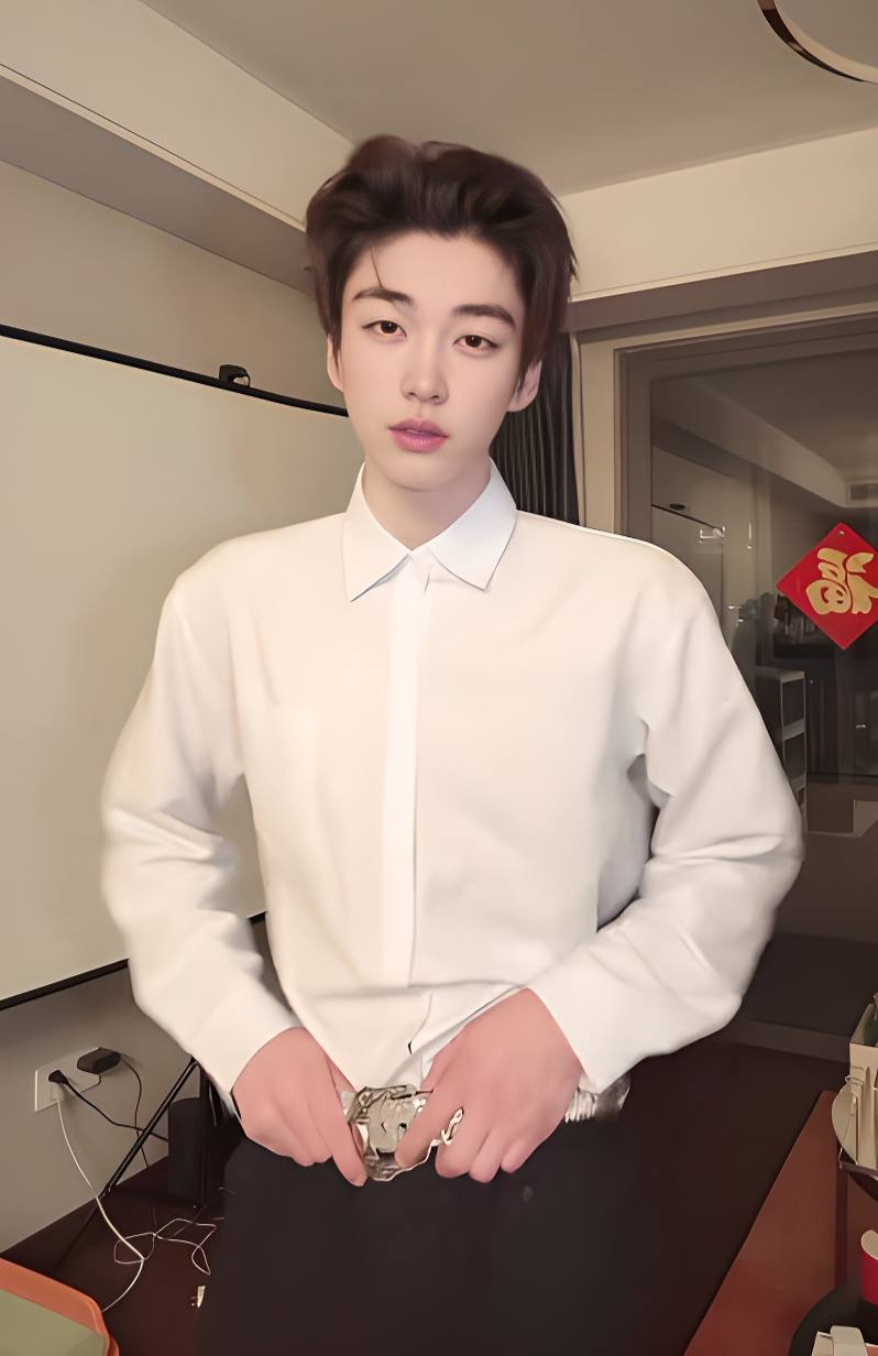 抖音男网红大风宇深夜私密直播视频外泄其全裸自慰画面引发人设崩塌