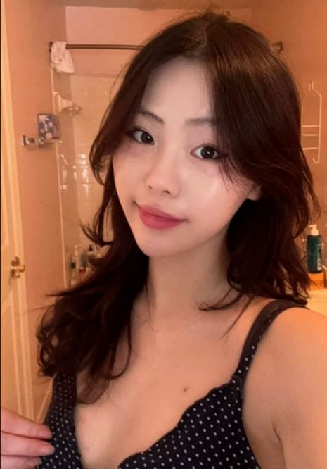留学生女孩沉溺异国巨根快感并在社交平台展示极品蜜桃臀诱惑