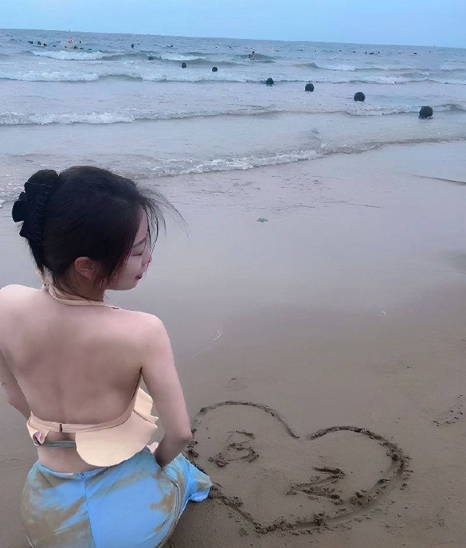 郑州工程学院辅导员毕晓宇涉嫌在酒店与KTV对女学生进行性侵与调教