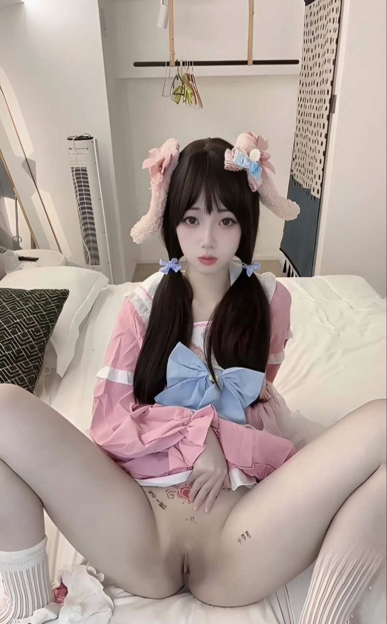 知名反差女主播奶芙直播自慰并伴随言语羞辱观众引发感官冲击