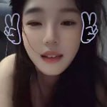 甜美网红Tt濭发布定制福利视频,身着开档黑丝进行骑乘表演
