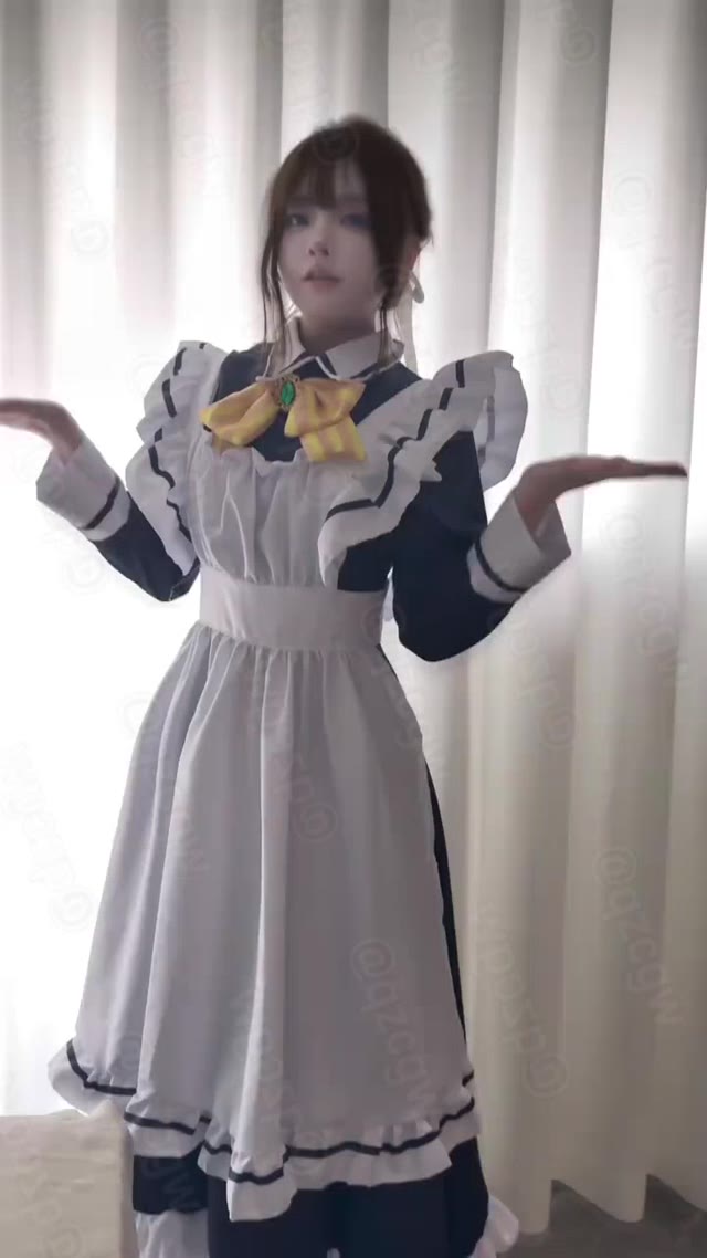 抖音掀起枣子姐Cosplay热潮大量女性博主还原四季夏目女仆装造型