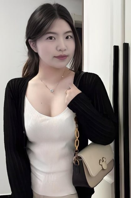 山东丰满素人白艳娇身着制服在户外车震并配合男友多种姿势索求