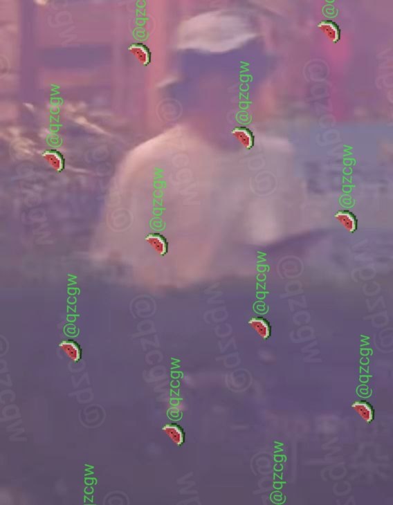 演员包贝尔被曝深夜与红发女子同进酒店房间独处七小时后换装出门