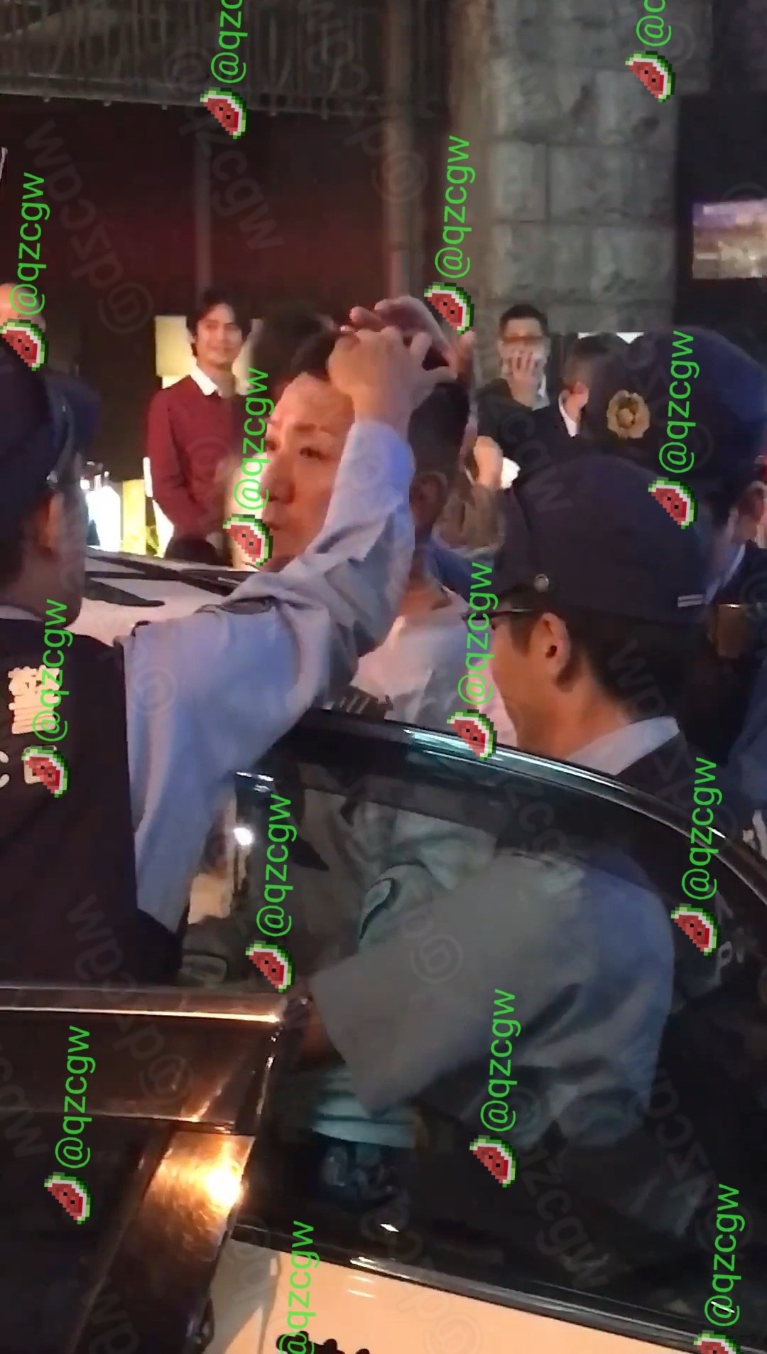 疑似关东连合成员大阪街头遭警方强行逮捕并激烈反抗