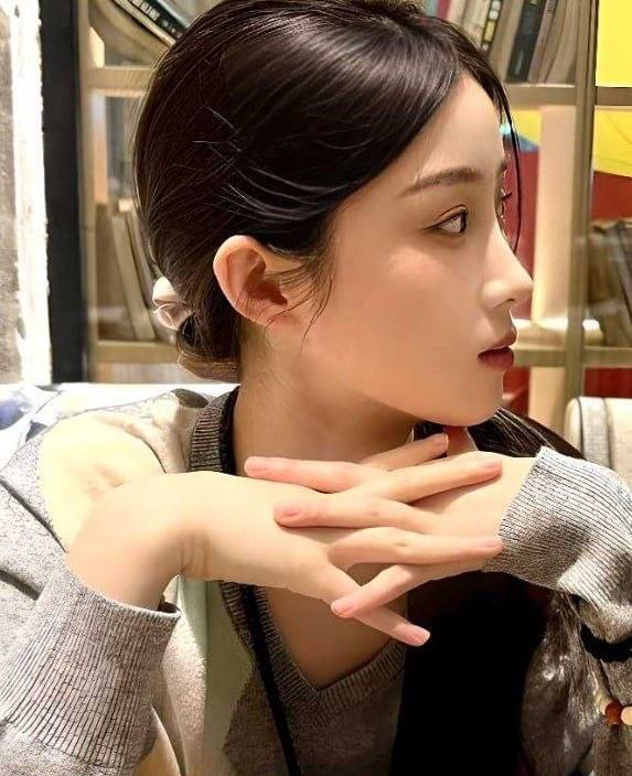 清纯女星宋婷因旧照引发形象崩塌争议陷入流量反噬泥潭