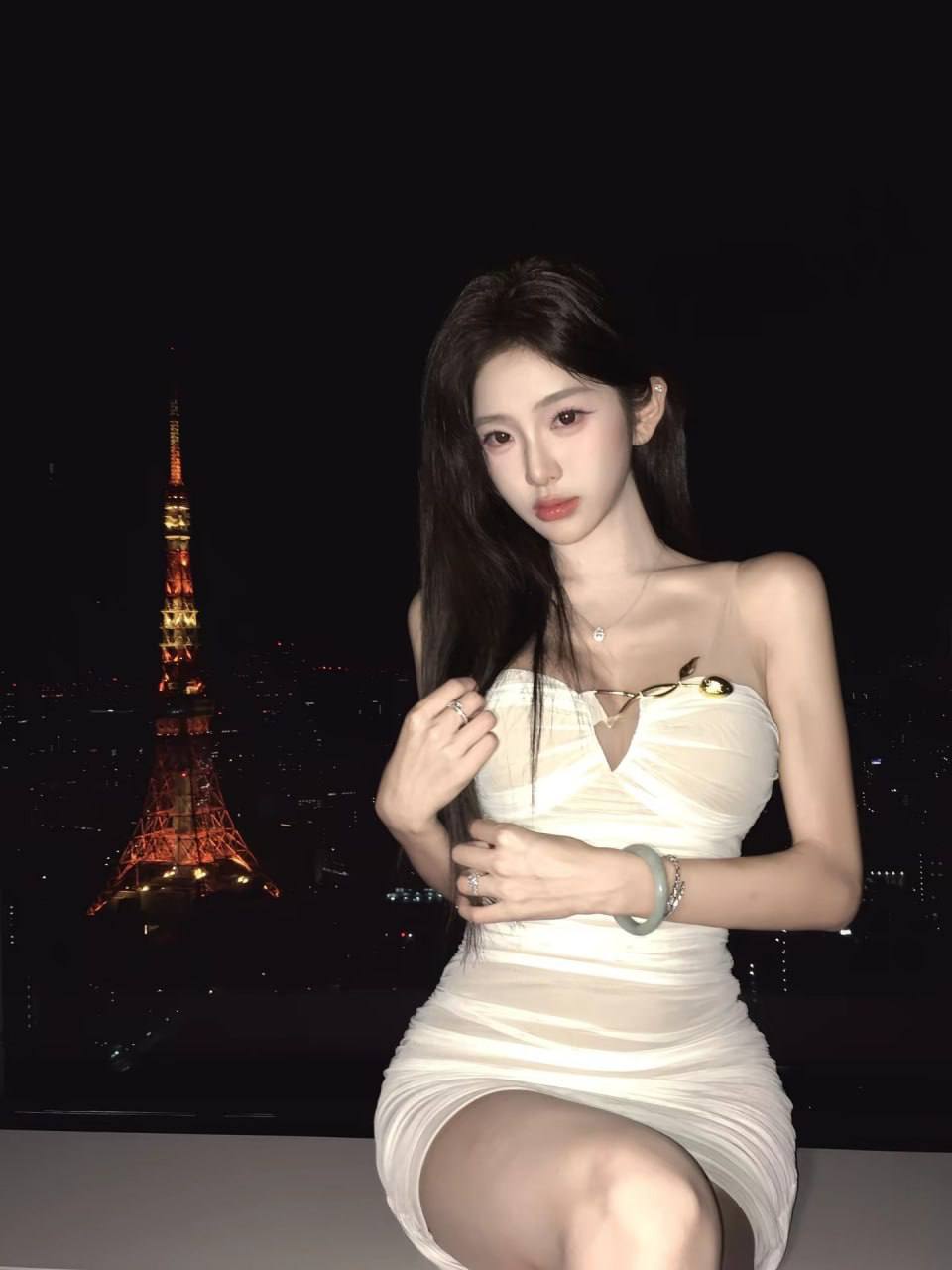 抖音人气博主巴旦木发布大尺度私拍视频展示巨乳与裸舞诱惑