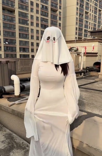 网红博主波萝噗噗高阶VIP私密视频泄露引发关注其巨乳女大身份被曝光
