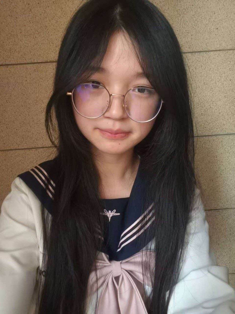 浙江丽水清纯眼镜妹童青青被男友拍摄调教视频并流出网络