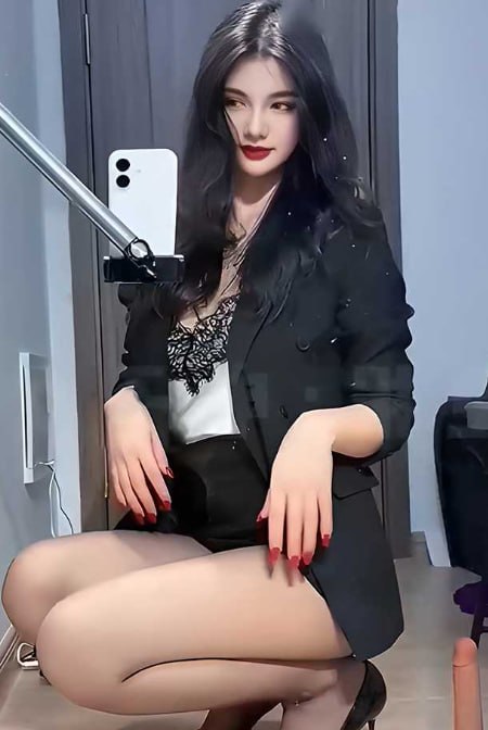 每日大赛 异域混血美女深夜拍摄尺度视频展示真空黑丝与骑乘假阳具过程