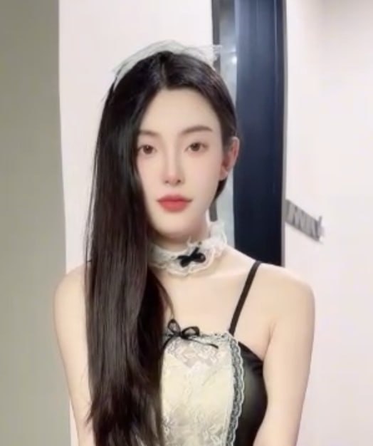 抖音网红薇beauty为金主定制黑丝女仆装拍摄私密自慰视频