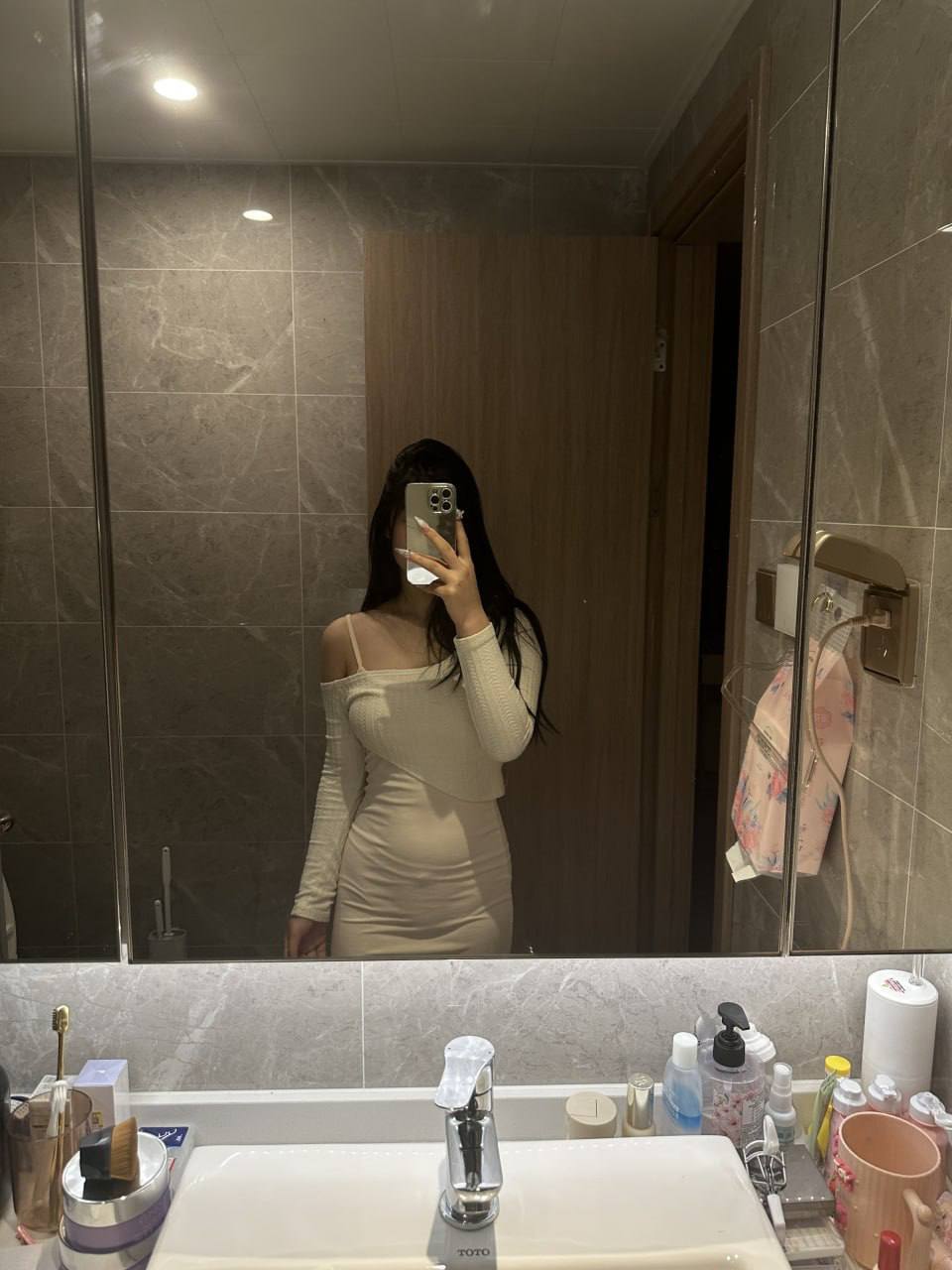 大连理工高颜值大三女生吴婷芳私密影像意外外泄引发身份反差争议