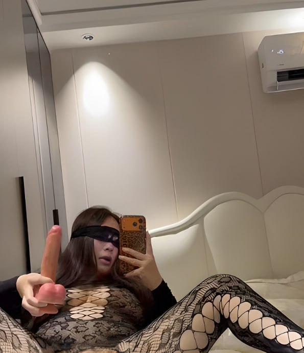 抖音网红北月因拍摄情趣内衣私密视频被曝出卖肉体供金主索取