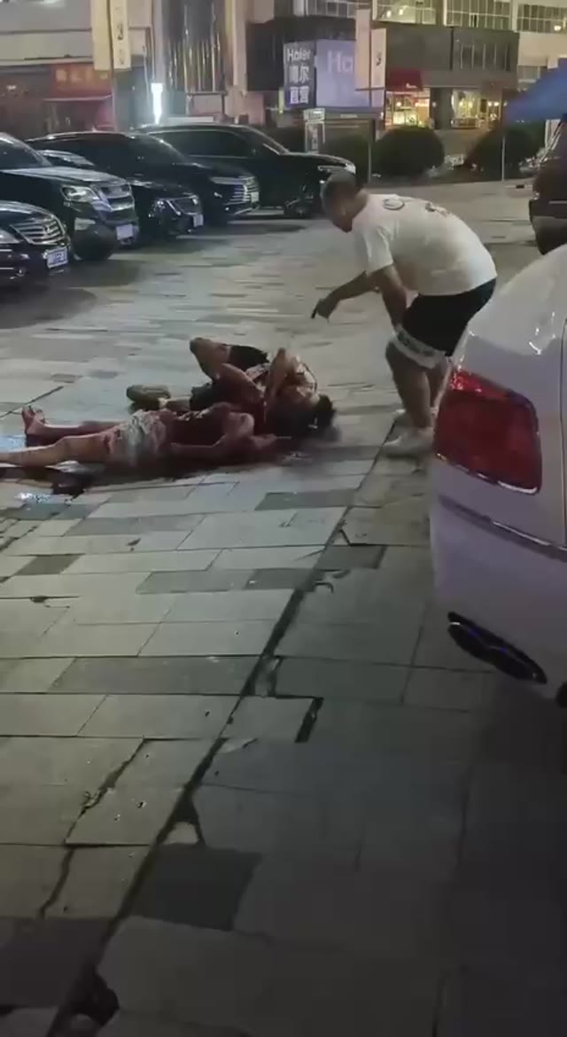 怀化国际商贸城发生伤人事件引发传闻纠纷疑云真相尚待查证